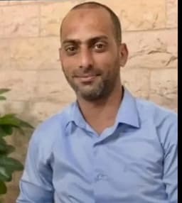 الأستاذ أحمد