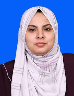 الأستاذة ديانا