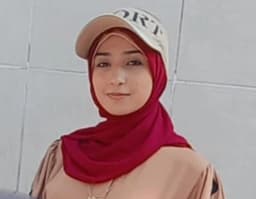 الأستاذة منة الله